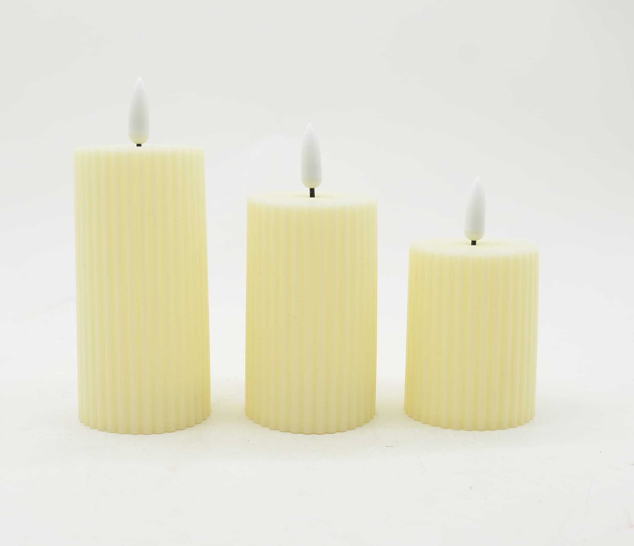 Assortiment de 3 bougies blanches striées LED - ECLOZ